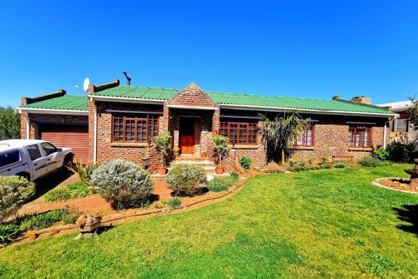 This property is situated in a peaceful area in Riversdale

It consists of:
- 3 Bedrooms 
- 2 Bathrooms (of which one is an en ...