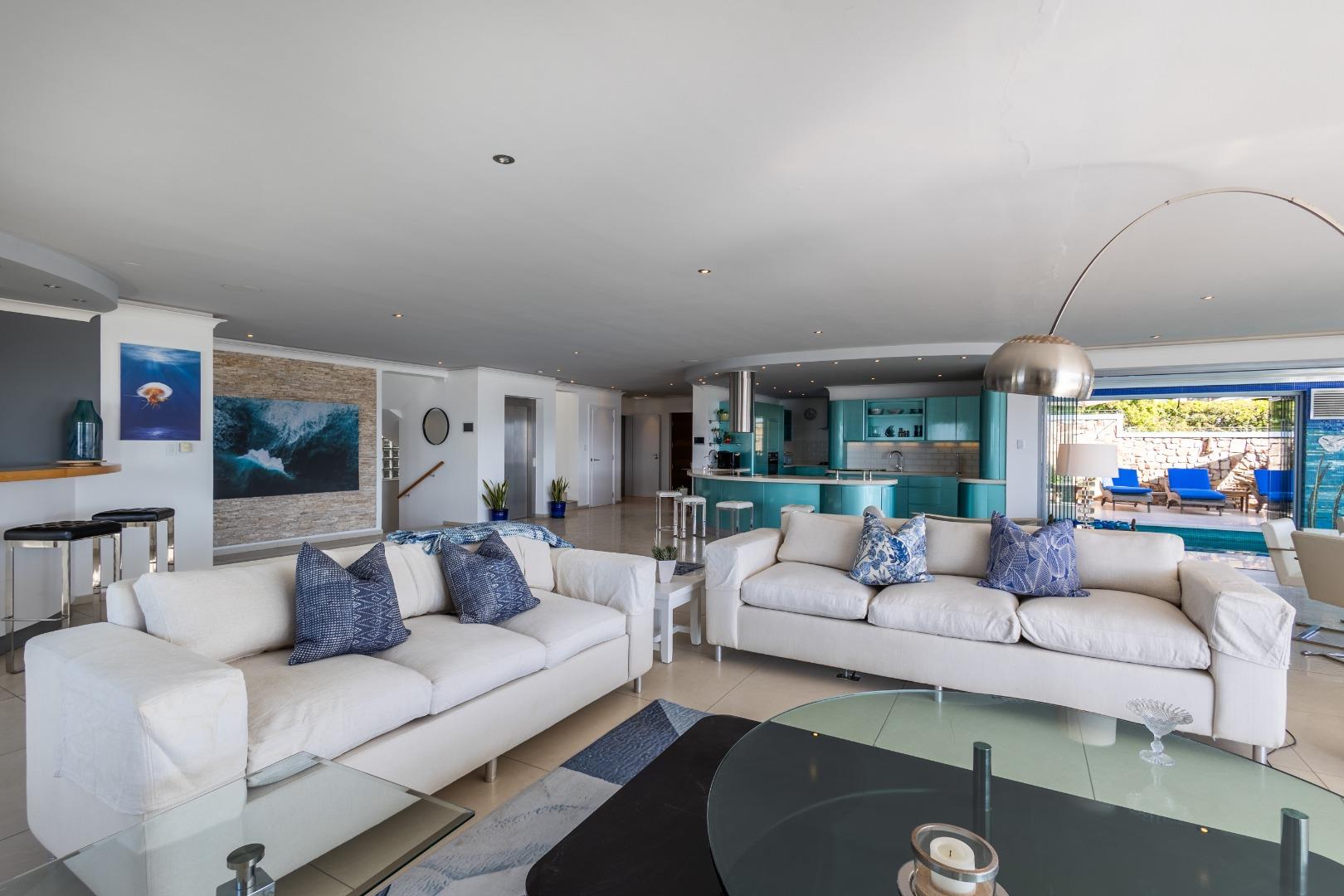5 Bedroom House to rent in Lookout Beach