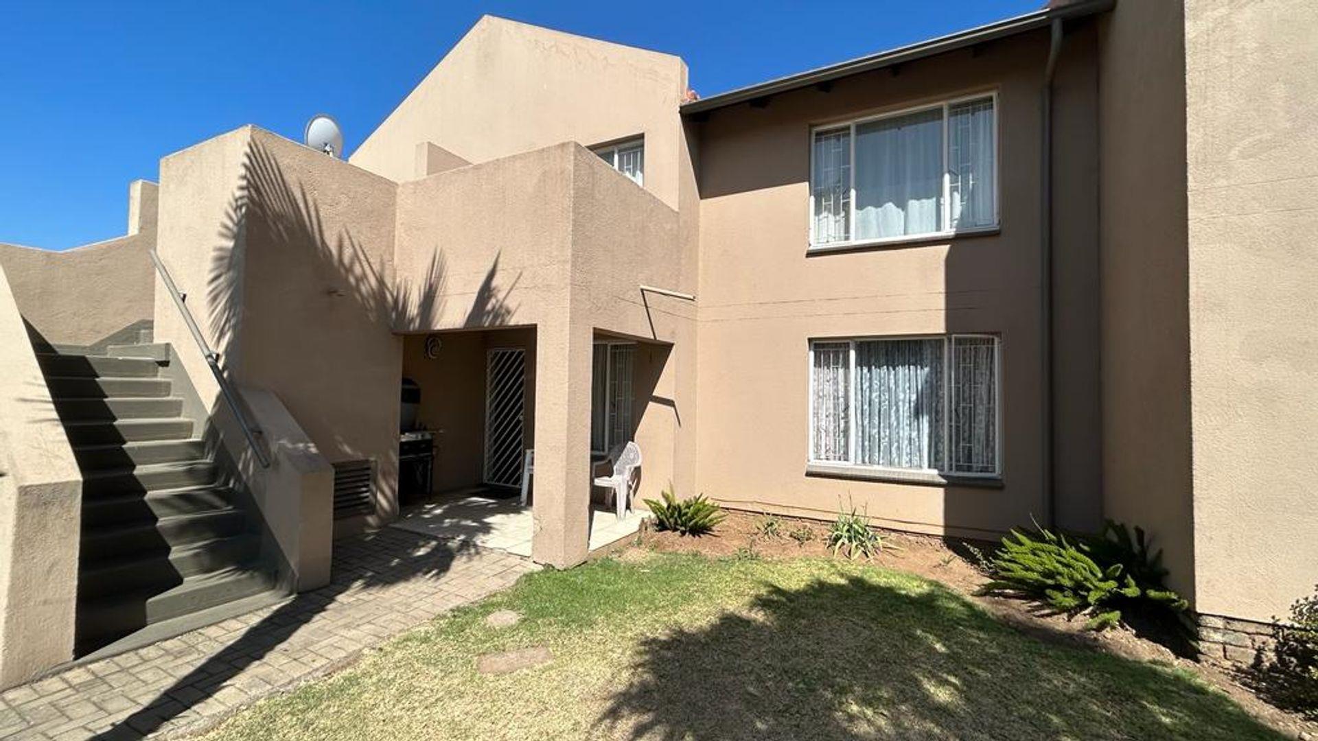 Beyers Park Property Apartments / flats for sale in Beyers Park