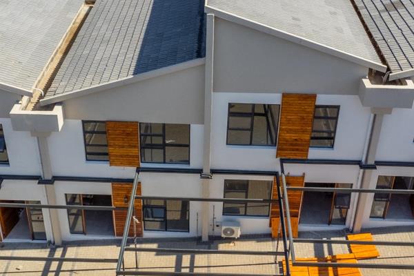 NO TRANSFER DUTY
3 Brand new units available in a well positioned street in Lambert ...
