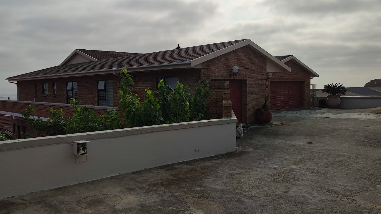 3 Bedroom Apartment / flat for sale in Mossel Bay Central P24111171728