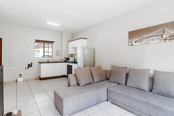 This neat and affordable one-bedroom unit is situated in the convenient part of Midrand Grand Central. The finishes in the kitchen are ...