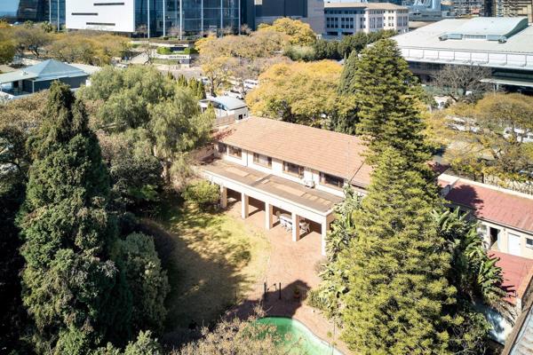 A rare find in the heart of the Rosebank business hub - with excellent road exposure. Situated within walking distance to all the main ...