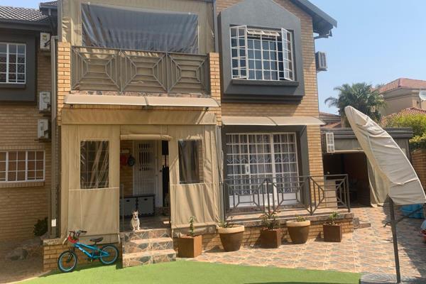 Property Type: 3 Bedroom Modern Revamped Townhouse 
Location: Centurion Golf Estate 
Condition: Beautifully Well-Maintained 
Security: ...