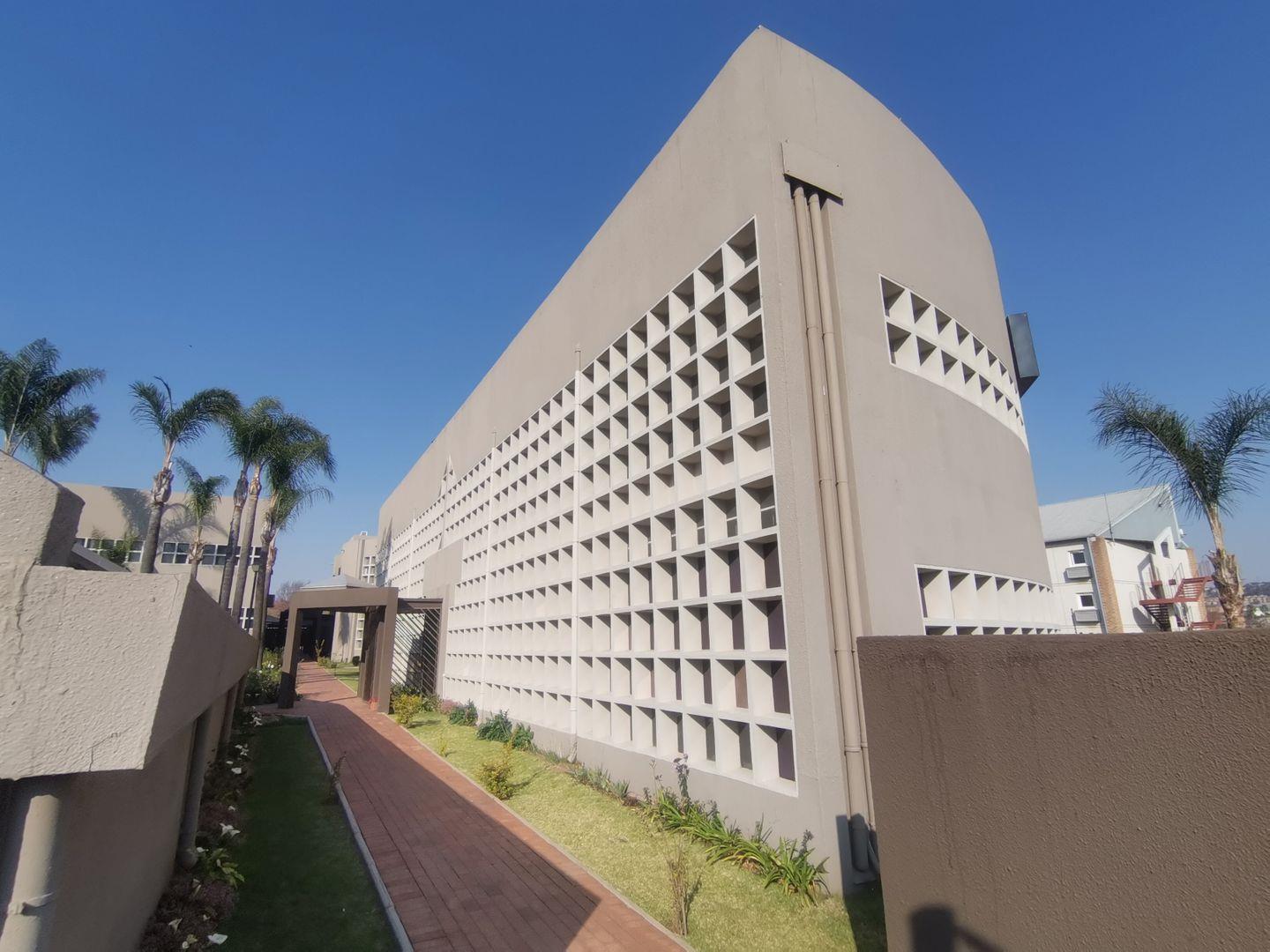 Commercial property for sale in Bedfordview P24113308528