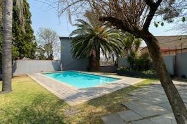 Owner Asking - R600 000
Offers from R580 000 
This stylish apartment boasts a private ...