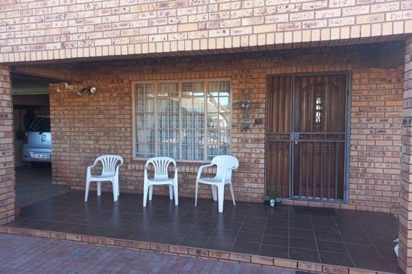 2 Bedroom, 2 Bathroom House in a security complex available for rent from 1 April 2025.

Lovely open plan area, living and ...