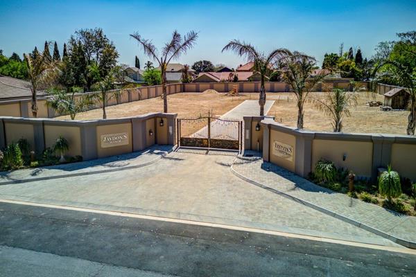 LAST OF THE LAND IN SOUGHT AFTER ENCLOSED LIBRADENE VILLAGE

Fully zoned to accommodate 6 Clusters on +- 600m&#178; stands.

All ...
