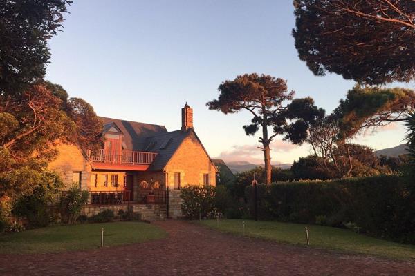 Old world splendor.
Exquisite, once-in-a-generation opportunity to purchase the most exclusive property in Fish Hoek. A stately ...