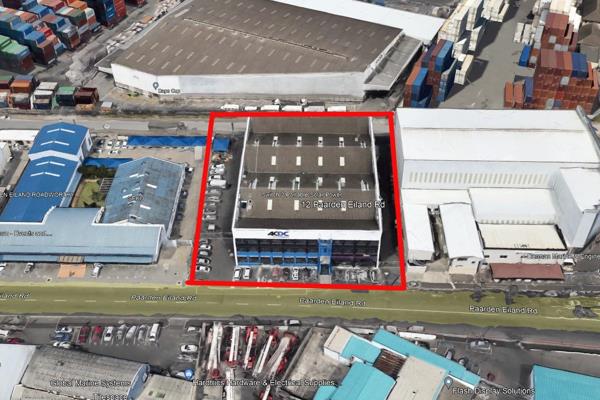 Ground floor - 1098m2 warehouse, offices, and showroom 510 m2, Steers 153 m2 (current ...