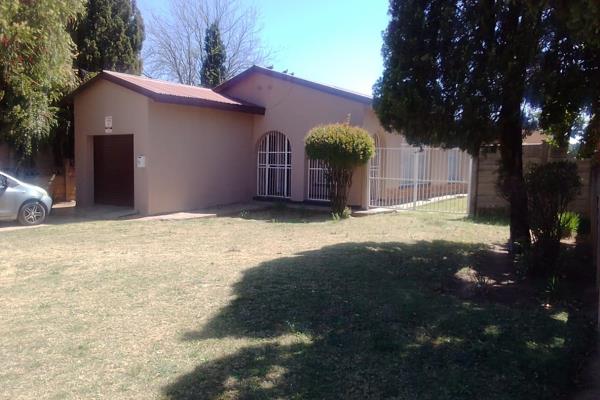 3 Bedroom House For Sale InRandlespark - Klerksdorp
This Lovely Home Consists Of 3 Bedrooms And 2 Bathrooms, One En-Suite.
Bedrooms ...