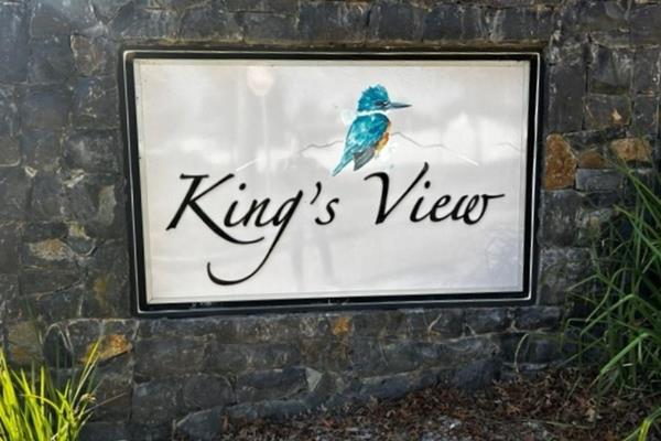 King&#39;s View Lifestyle Estate is situated in Paradyskloof with magnificent scenery and beautiful mountain views.  This Estate has it ...