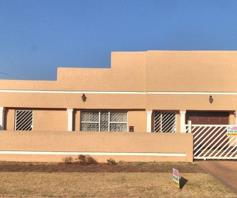 House for sale in Lenasia Ext 2