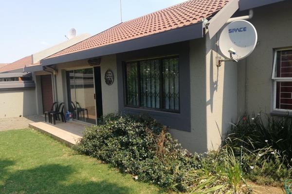 Very neat 2 Bedroom town house in popular complex for Sale in Vanderbijlpark SE3

For that startup or retirement place near popular ...