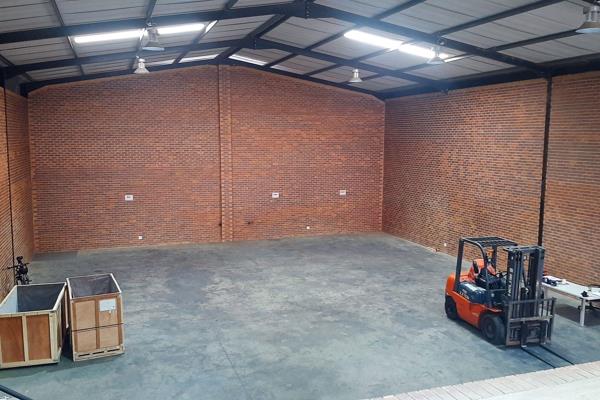 Are you in search of an A-grade mini industrial unit in Pomona? Look no further! This 530 sqm gem is ideal for light industrial ...