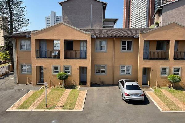 MAKE IT HAPPEN PROPERTY Brings you a newly renovated 2 bedroom townhouse in Morningside, this unit comes in at an absolute steal with ...