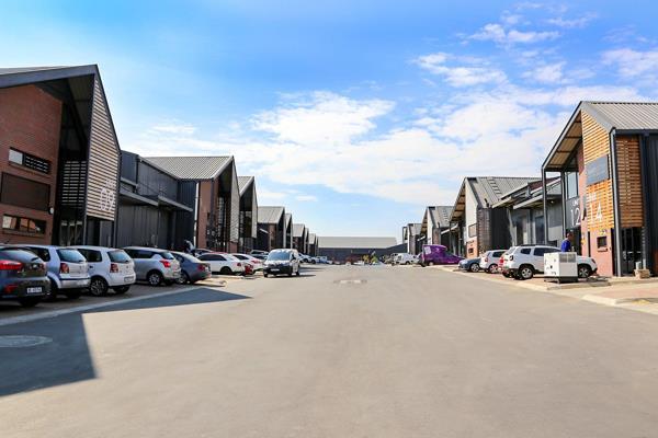 Premium offices, showrooms and warehousing to let at Riversands Outlet Park

•	Located ...