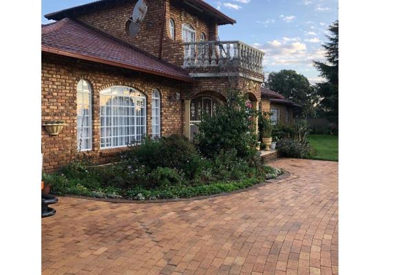 Welcome to your dream residence in the serene and secure locale of Randfontein South, Gauteng, South Africa. This exquisite 8-bedroom ...