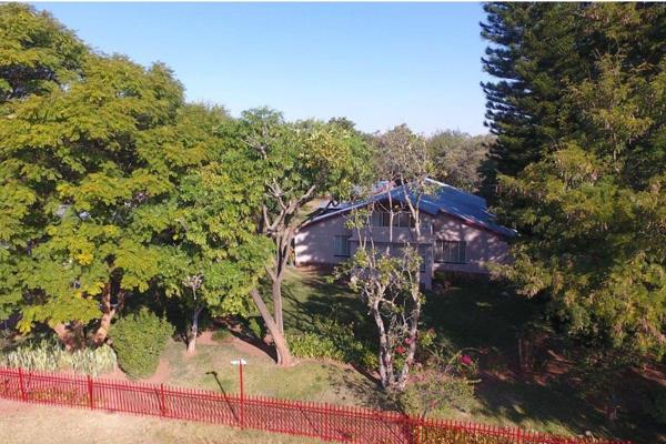 Enjoy the tranquility of nature in this stunning 21.4 ha farm near Modimolle.
This property offers you a spacious main house with four ...