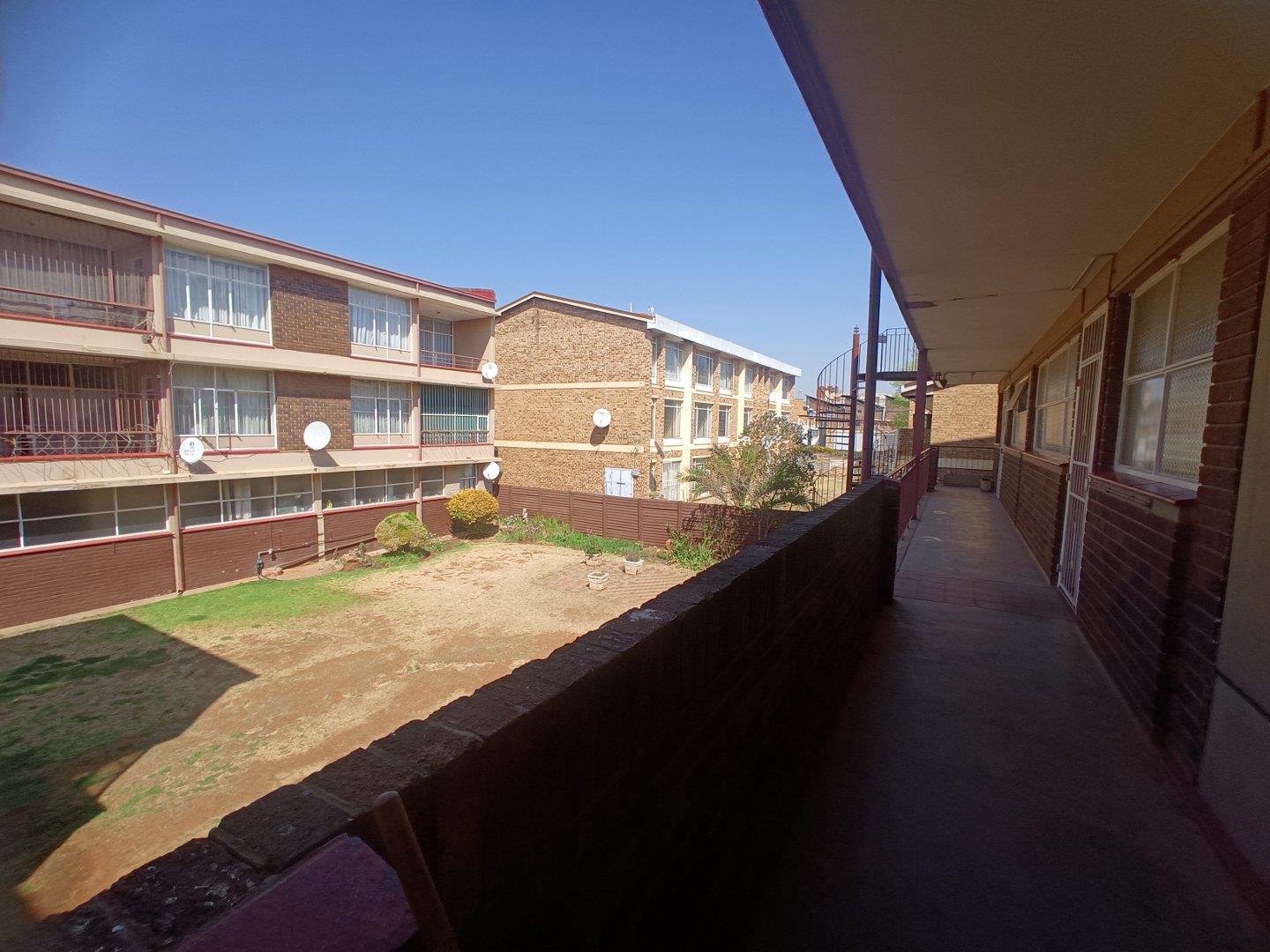 Potchefstroom Central Property : Apartments / flats for sale in ...