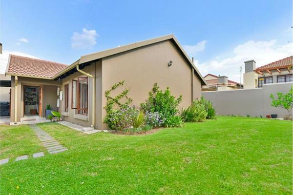 Lovely 3 bed, 2 bath cluster in Northriding with garden,
Light and airy open-plan living ...