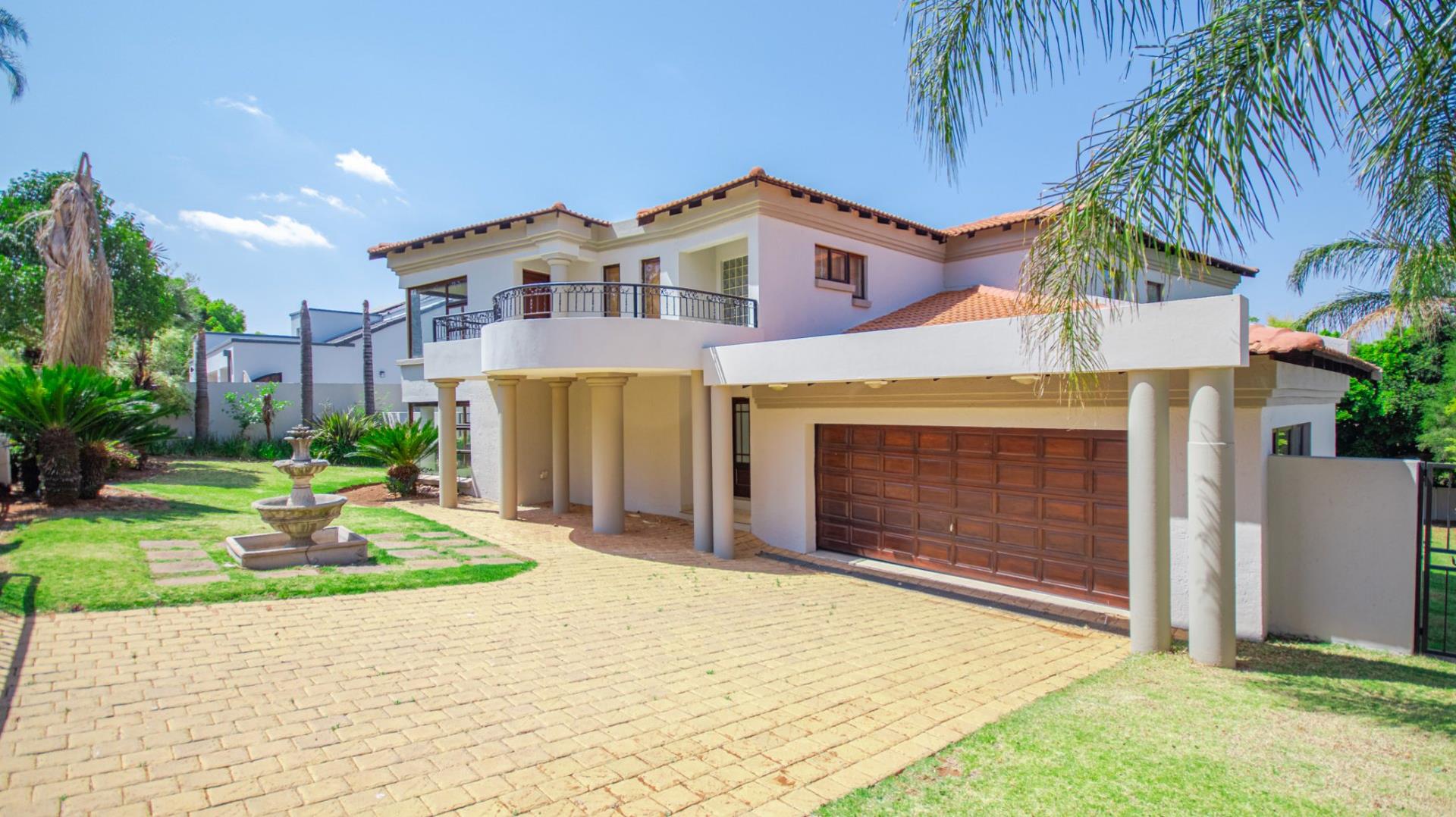 5 Bedroom House For Sale In Woodhill Golf Estate - P24-113336699