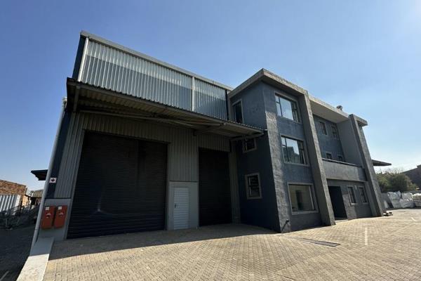 This extremely modern 1400m2 warehouse is within a secure property. The unit is ...