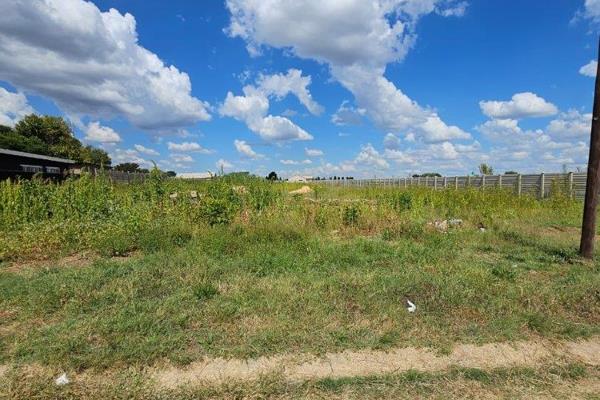 Want to build your dream property then this one is perfect for you, this stand is situated close to the main road. 4047m2 in ...