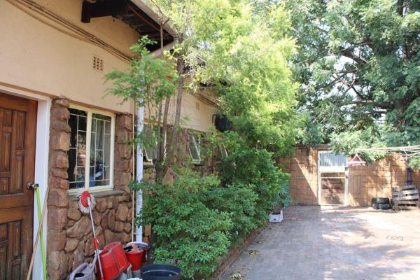 This 3 bedroom house is for sale in Pretoria North, beautifully designed as you enter, you will be greeted by a grand living area that ...