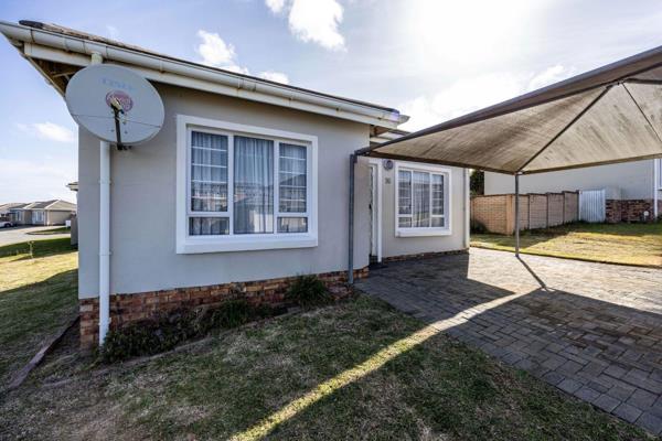 This neat townhouse offers an open plan living area with easy access to the kitchen and bedrooms. The welcoming kitchen has built-in ...