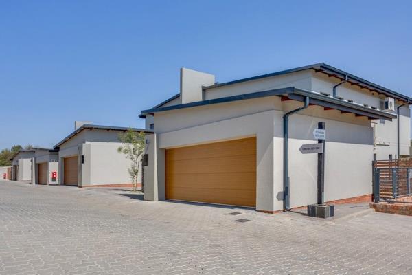 Owner accepting closing Offer at R 2 960 000!!!

Be the proud owner of this Beautiful stand alone home. The Home boasts 3 stunning ...