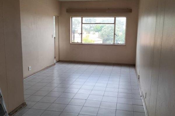 This Apartment has one bathroom, kitchen and living area. 
1 Carport 
Situated in Cason, close to Public Transport and the CBD. ...