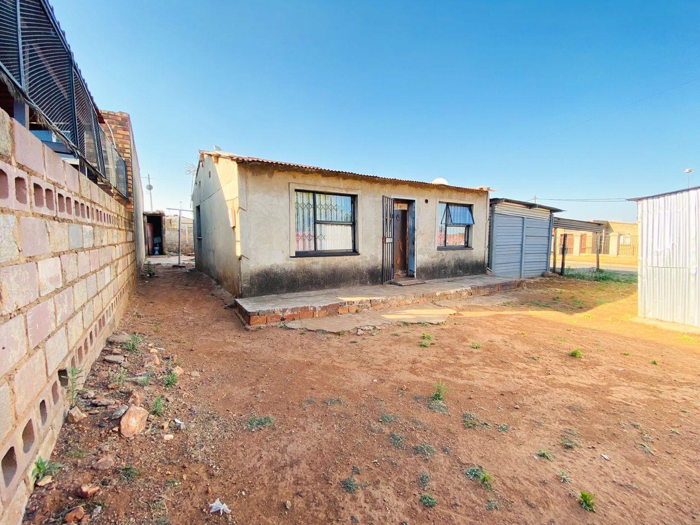 Tsolo, Katlehong Property : Property and houses for sale in Tsolo ...