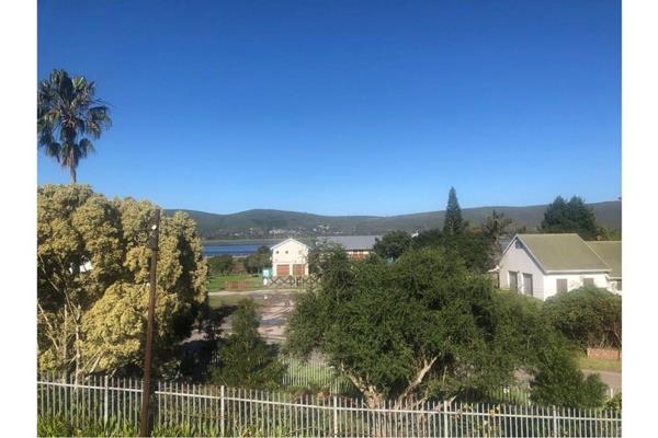 Paradise Knysna Garden Route Western Cape
Build your dream home on this large elevated ...