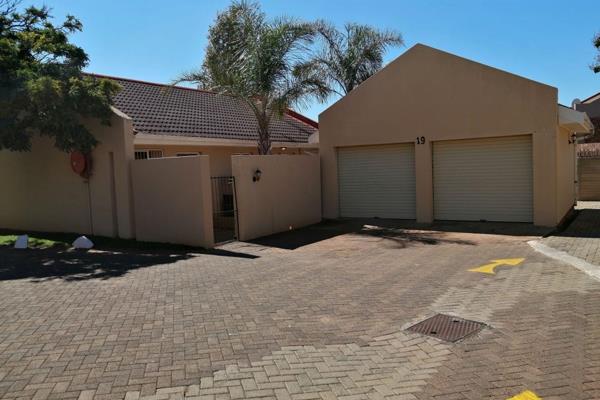 AVAILABLE 1 MARCH 2025

Two bedroom townhouse in Langenhovenpark, open plan lounge &amp; dinning room, kitchen, one  bathroom (bath ...