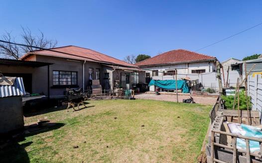 2 Bedroom House for sale in Turffontein