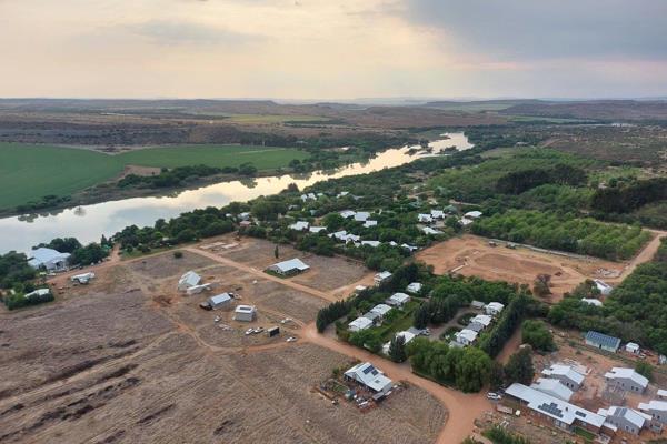 Bo-Karoo Eiendomme bied aan:  op Alleen mandaat

Prys drasties verlaag!!

Nuwe ontwikkelings erwe te koop

Die erf is gelee in ...