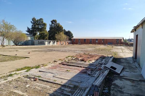 Warehouse to let in Hamilton, Bloemfontein
Reception 
Offices 
Kitchenette 
Stoor ...