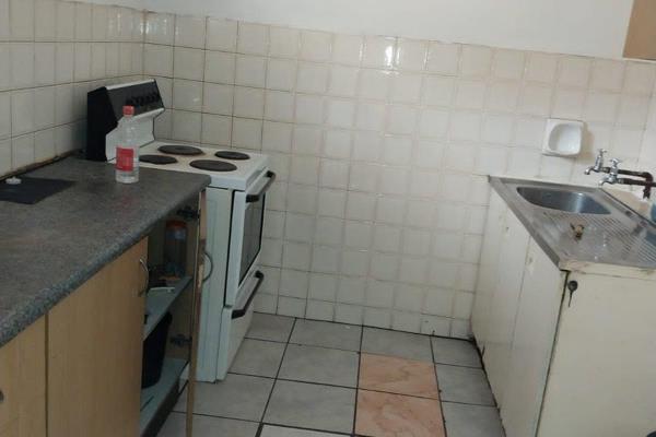 Features:
1 Bedroom (built-in cupboard)
1 Lounge
1 Bathroom.
1 Kitchen with units.
Call now to view!