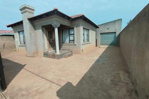 Completely stunning un finished home in Tshepisong phase 1. This home offers 2 bedrooms ...