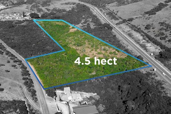 This substantial 4.5-hectare property provides a generous canvas for your ideas and plans. The land is zoned for agriculture, offering ...