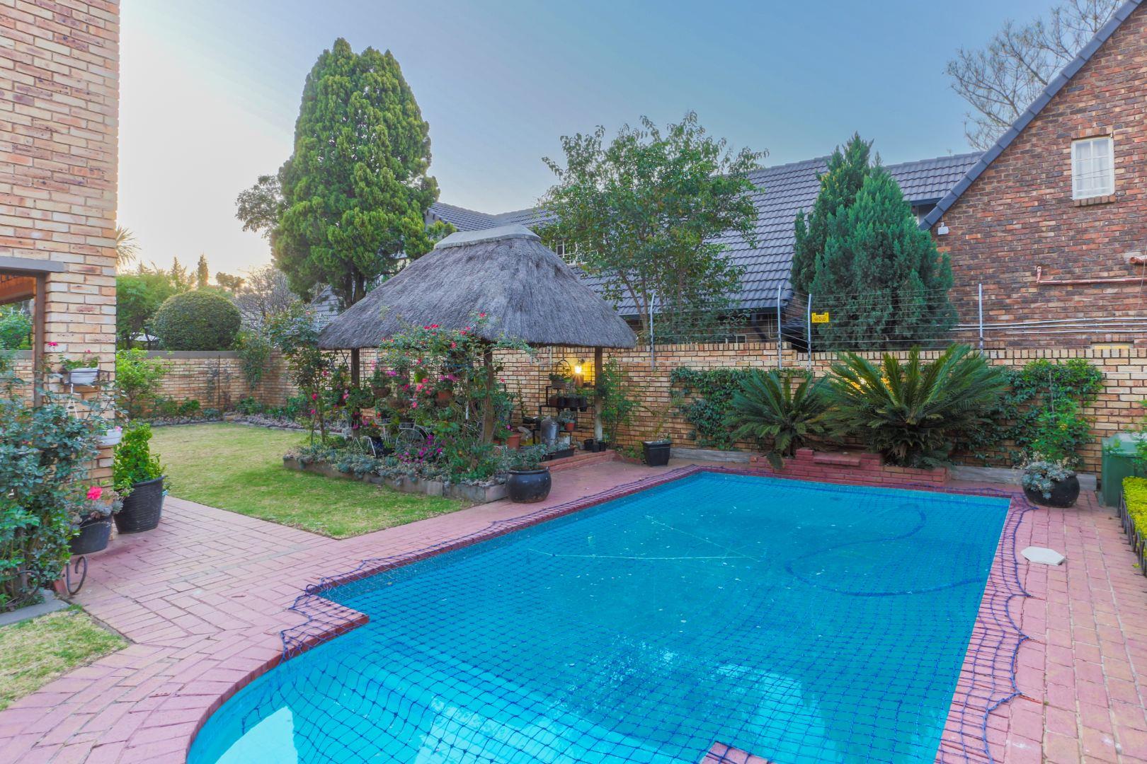4 Bedroom Townhouse for sale in Boskruin 21 Rosemary Lane P24113373283