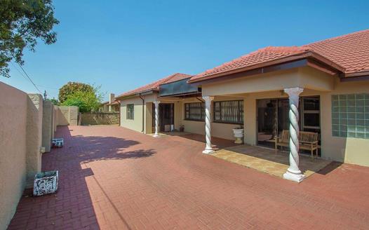 3 Bedroom House for sale in Witpoortjie