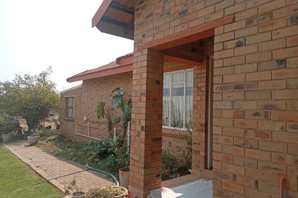 Stunning Three Bedroom House with a One Bedroom Flat for sale in Kleinfontein ...