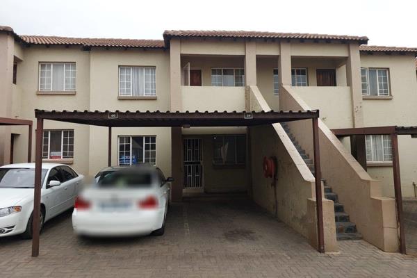 Grab an opportunity to own this lovely ground floor unit situated in a nice 24/7 security access controlled complex in Elspark ...