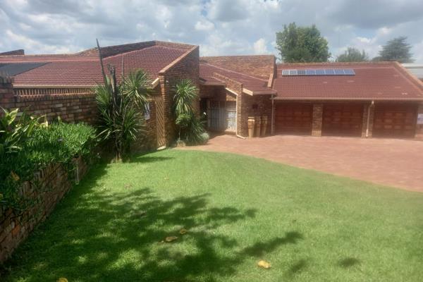 Discover your dream home at the picturesque Vaal River! This stunning property offers an array of features designed to provide comfort ...