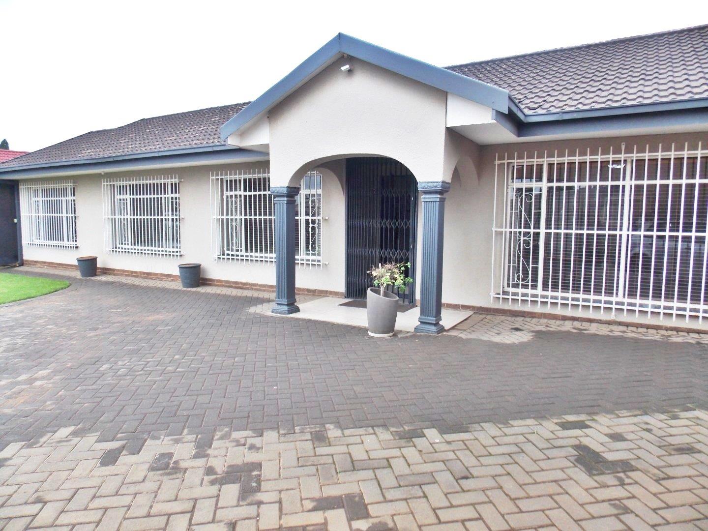 Arcon Park Property Houses for sale in Arcon Park