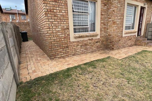 A 2 bedroom Townhouse for sale in the Estate in Olievenhoutbosch

This townhouse with beautiful finishes, is looking for a new ...