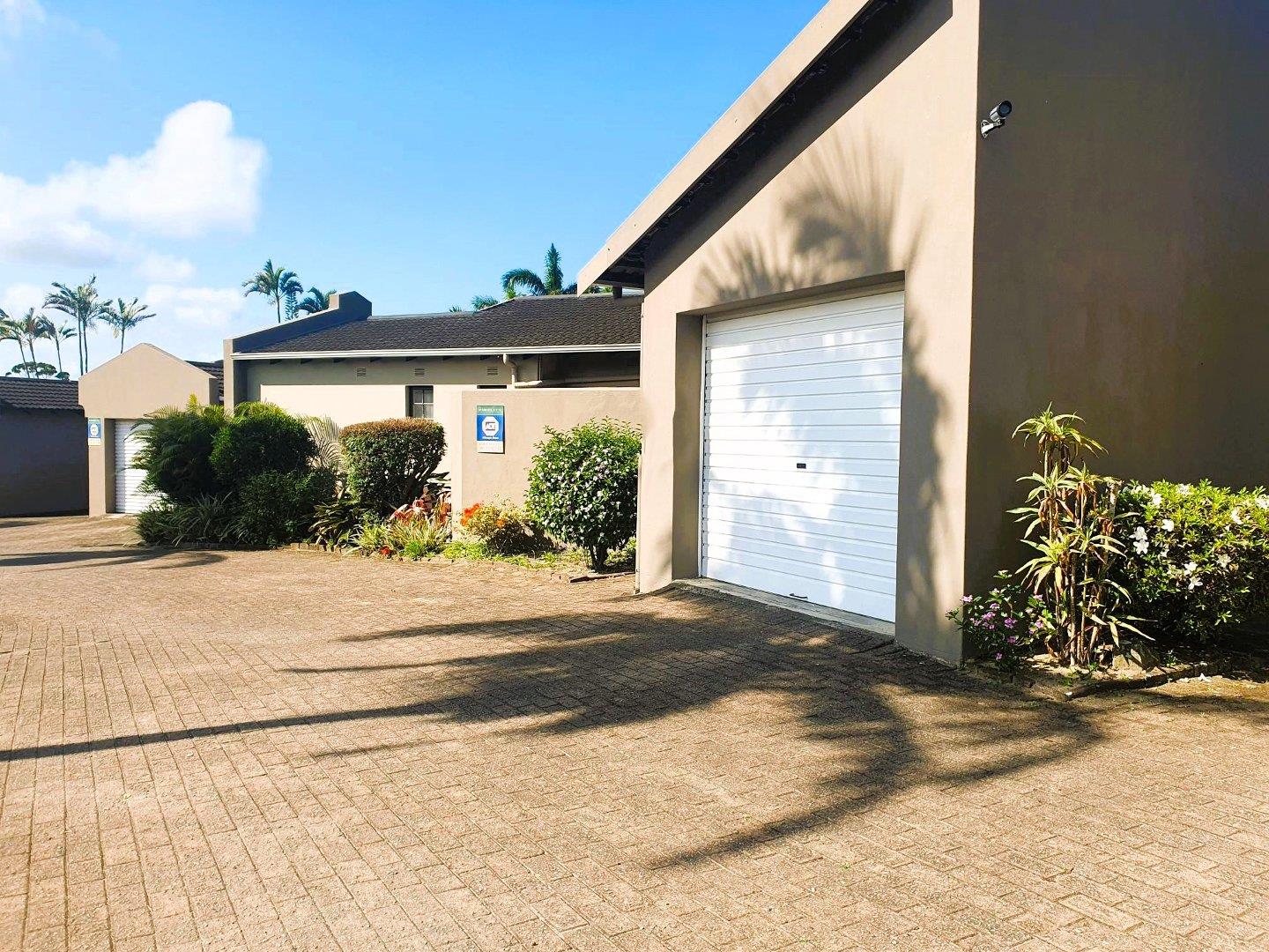 2 Bedroom Townhouse for sale in Margate P24113385851