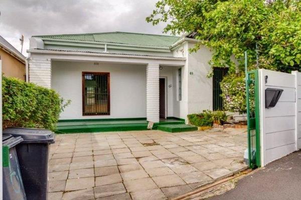 Description 2 Bedroom House to Rent in Observatory Plus Granny Flat
This beautiful huge family home is secured with an electric fence ...